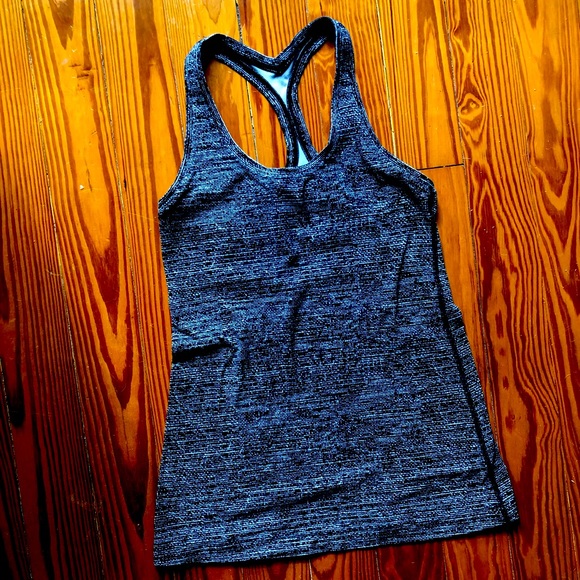 Lulu work out top - Picture 1 of 2